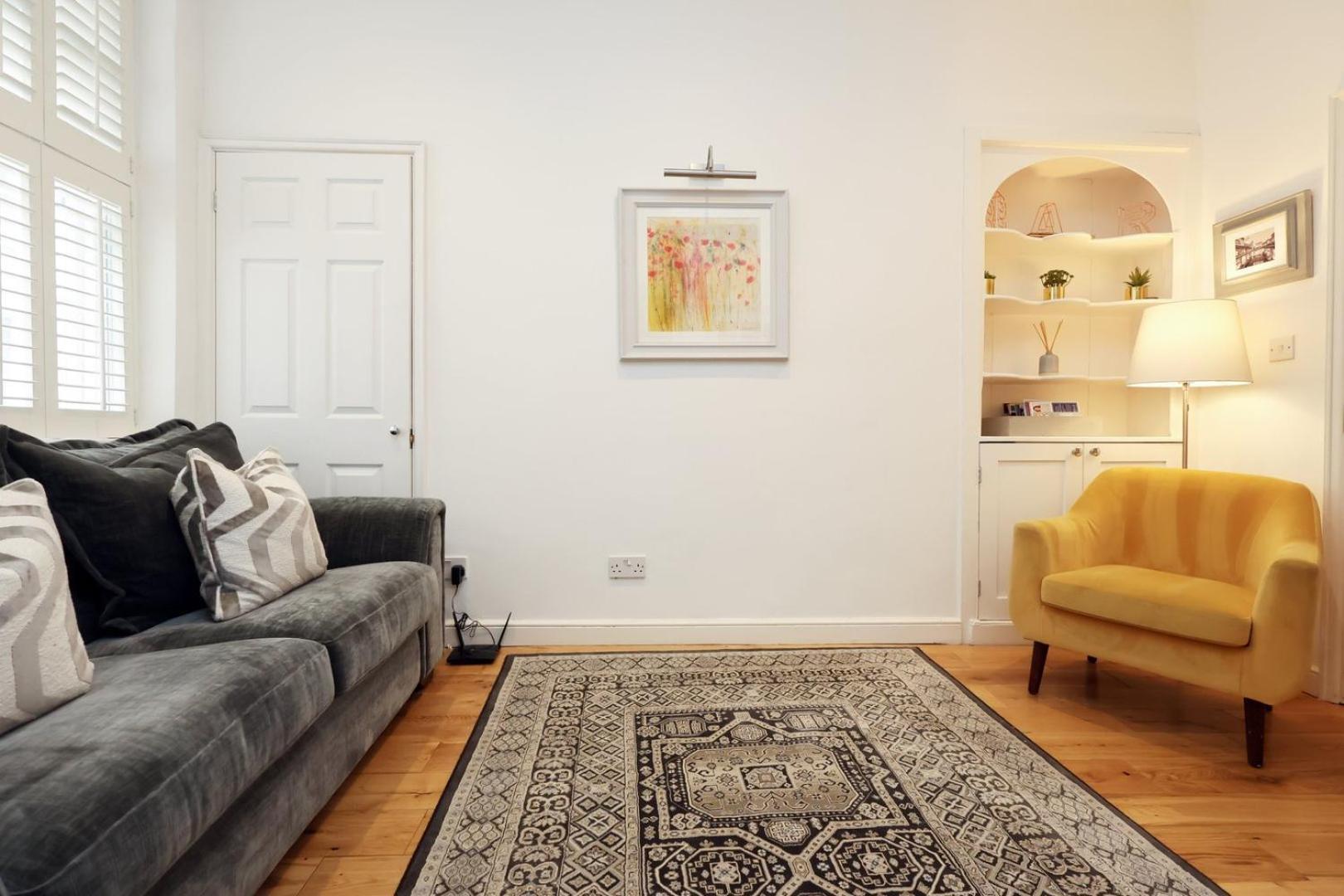 Cozy Hideaway Serene Garden Escape Apartment